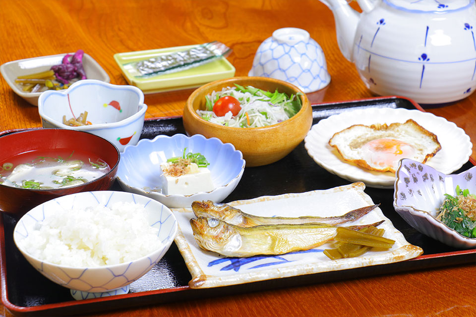 朝食
